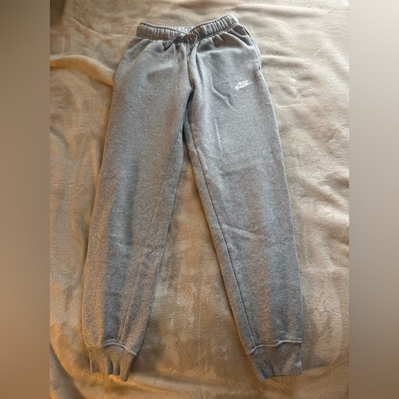 Nike joggers - Picture 1 of 4